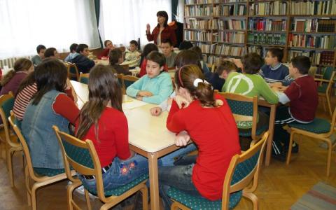 2008. Mesevetélkedő